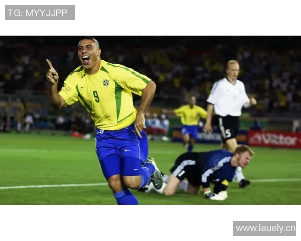 马里奥安德雷蒂:足坛传奇的征程