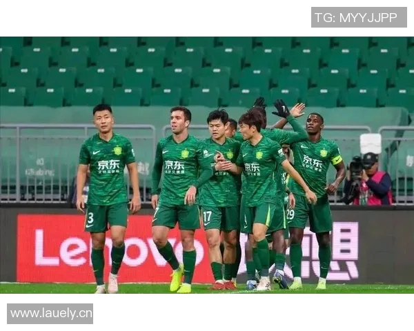 越秀全球拟在中超转会窗口期间引进外籍球员，或将重组球队阵容，提升竞争力